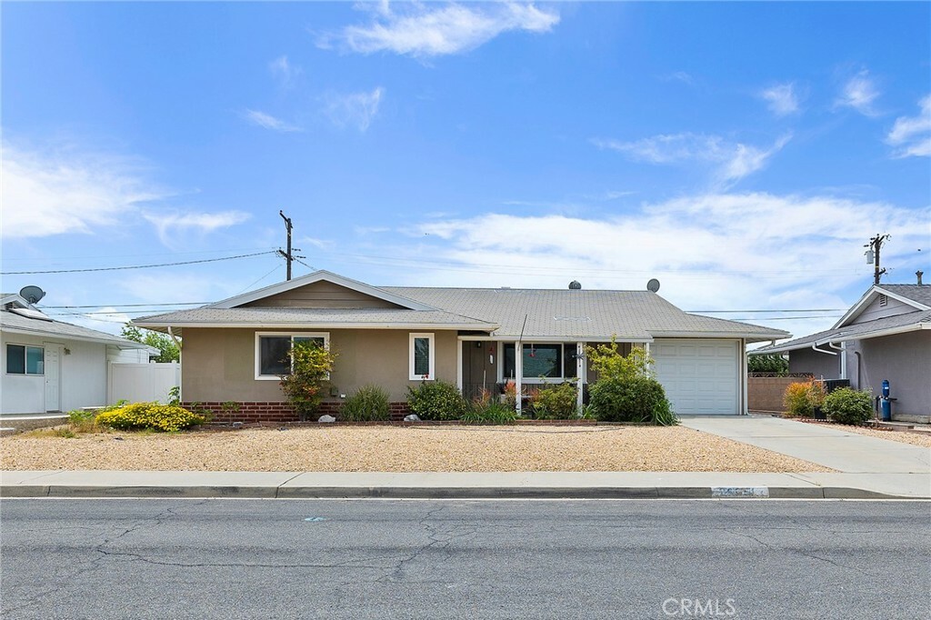 Property Photo:  26251 Foxgrove Road  CA 92586 