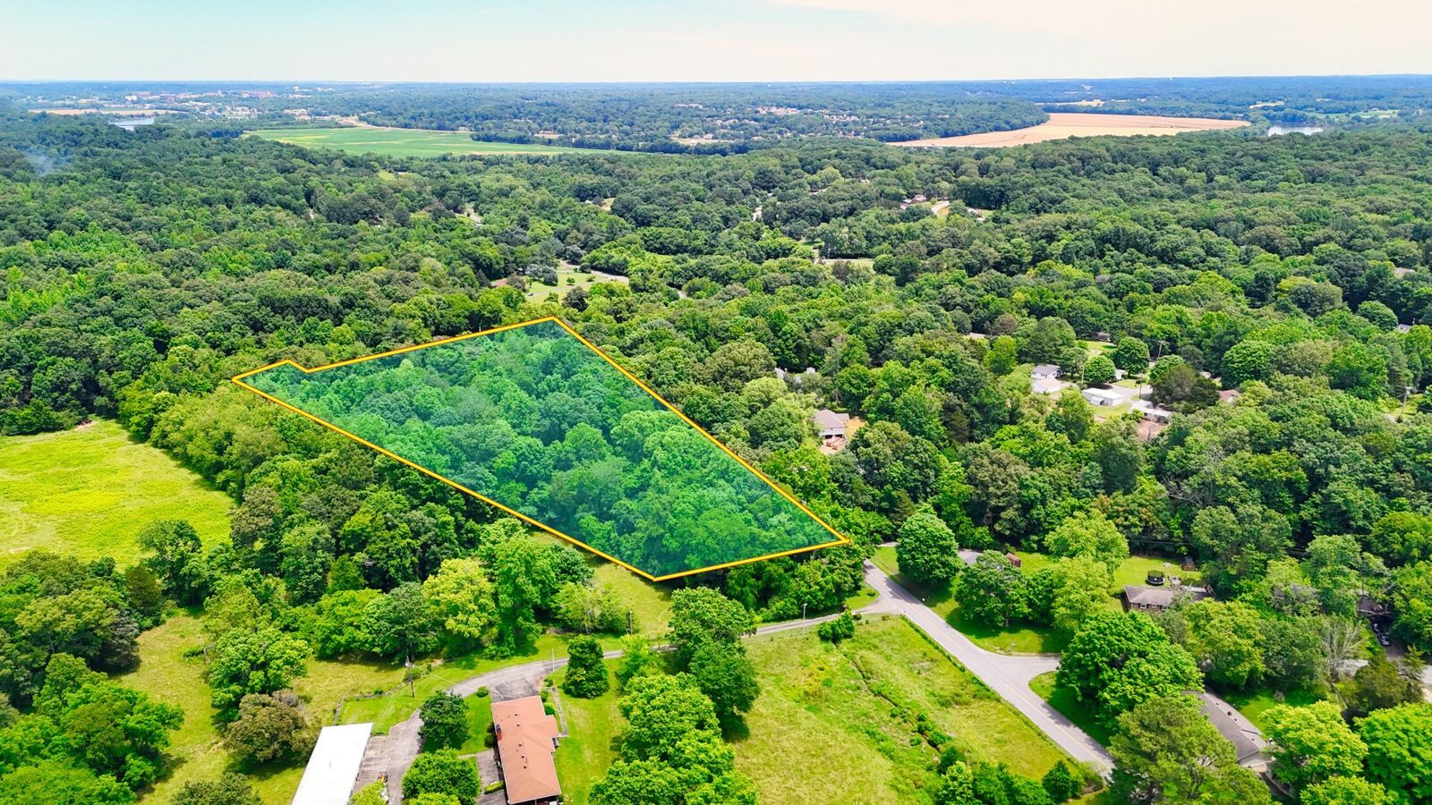 Property Photo:  1 Dean Rd  TN 37040 