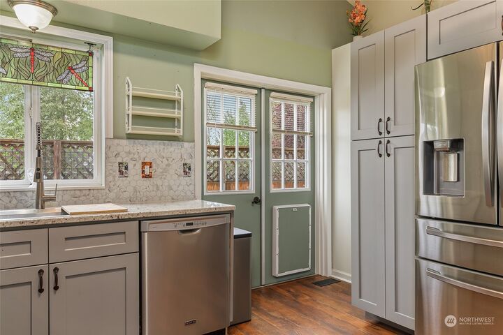 Property Photo: 17628 Spring Lane Ave WA 98271