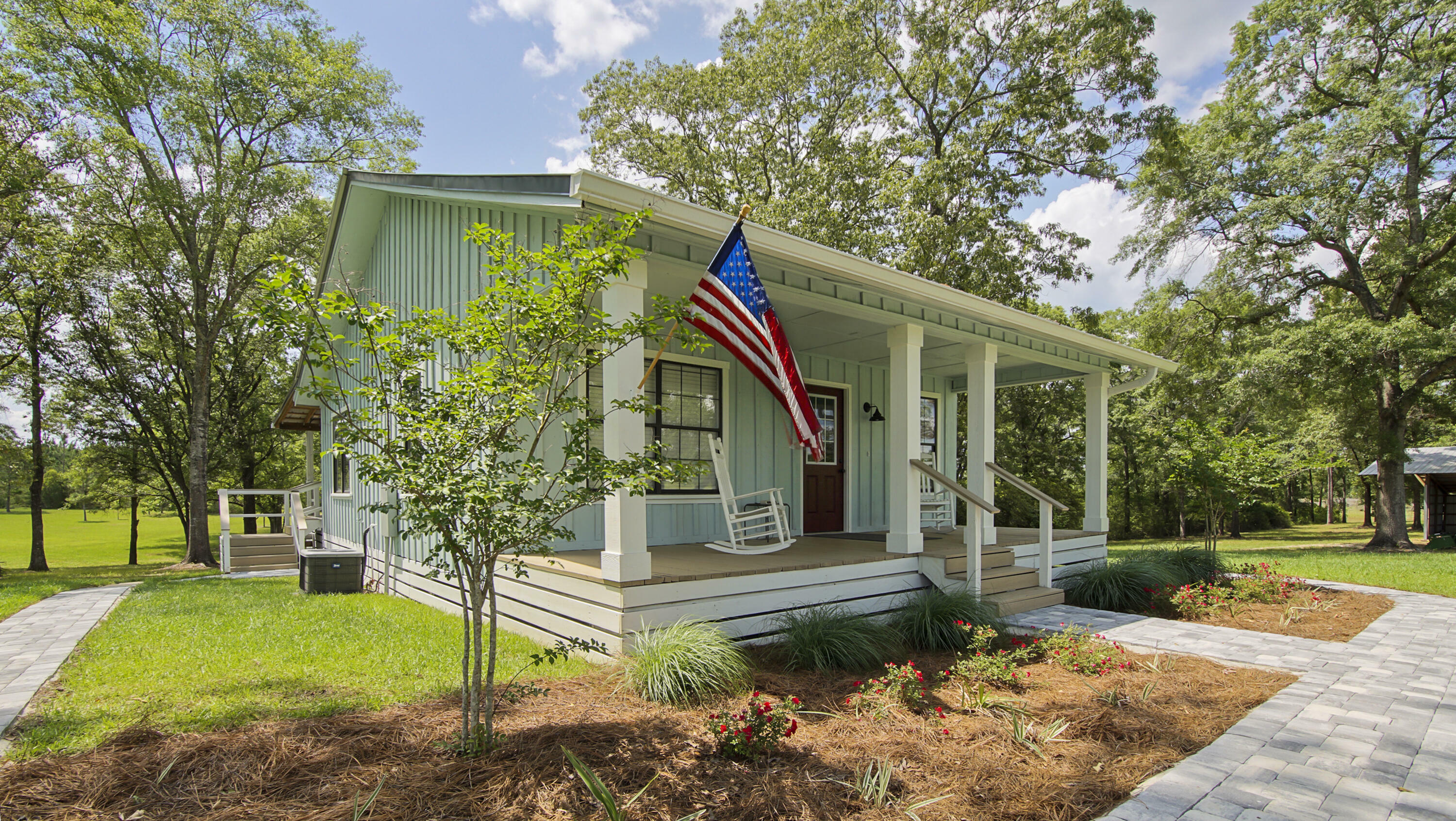 Property Photo: 261 Wilkerson Road FL 32433