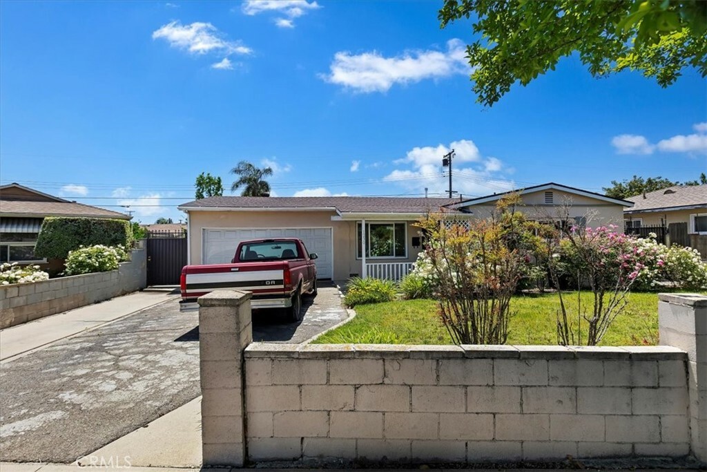 Property Photo:  1230 E Olive Court  CA 91764 