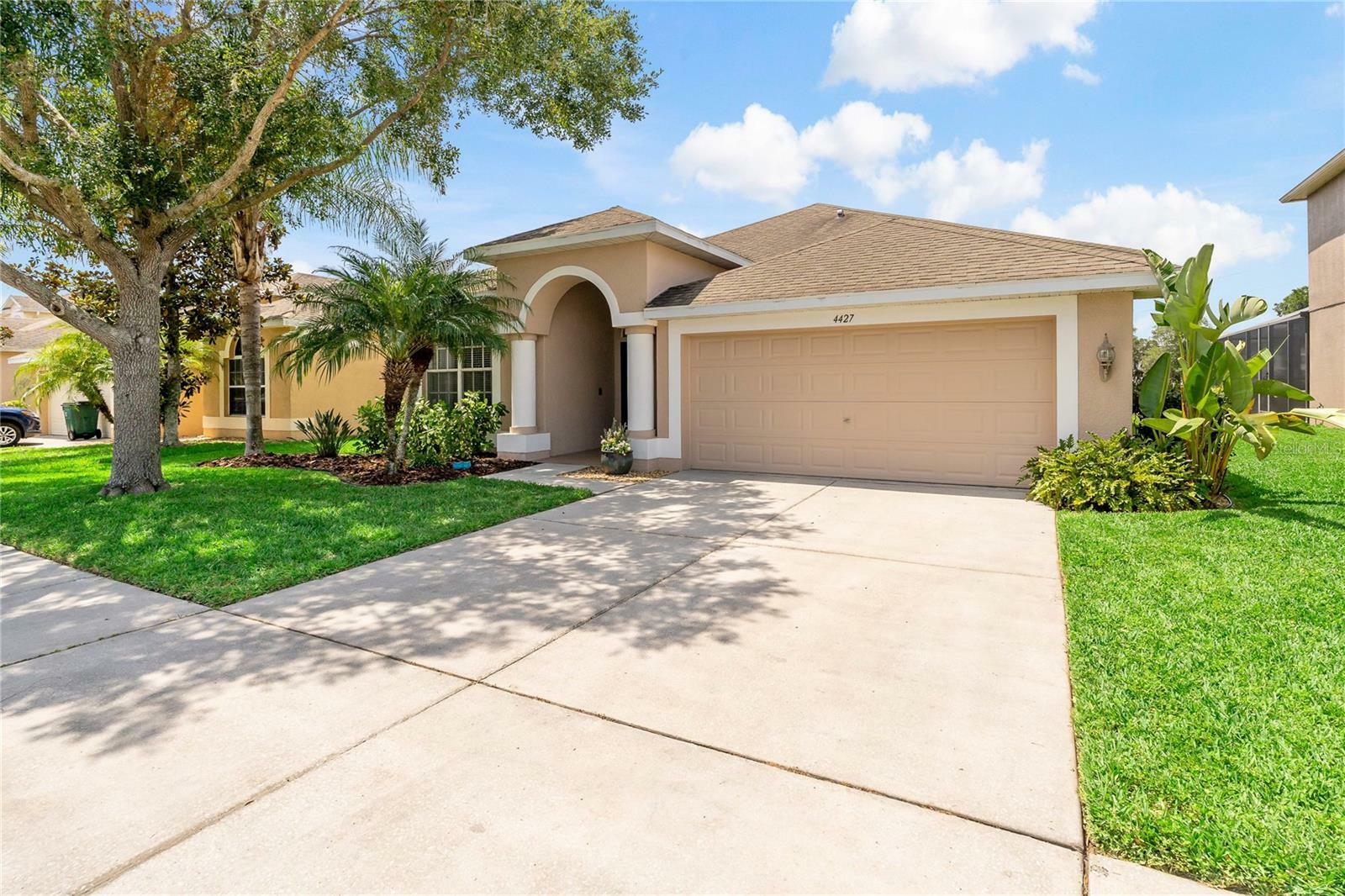 Property Photo:  4427 Hawksley Place  FL 33545 