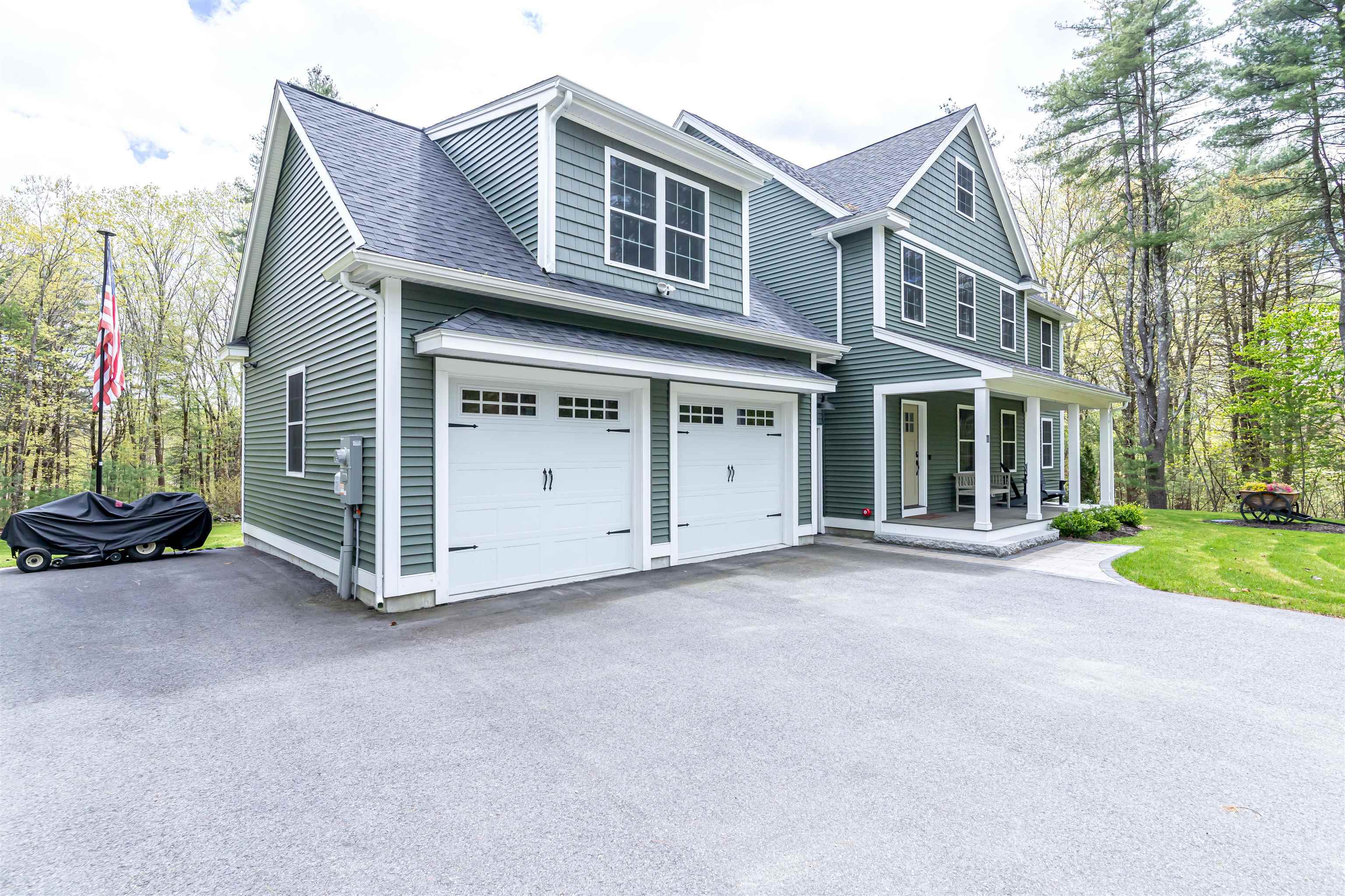 Property Photo: 11 Stone Fence Drive NH 03038