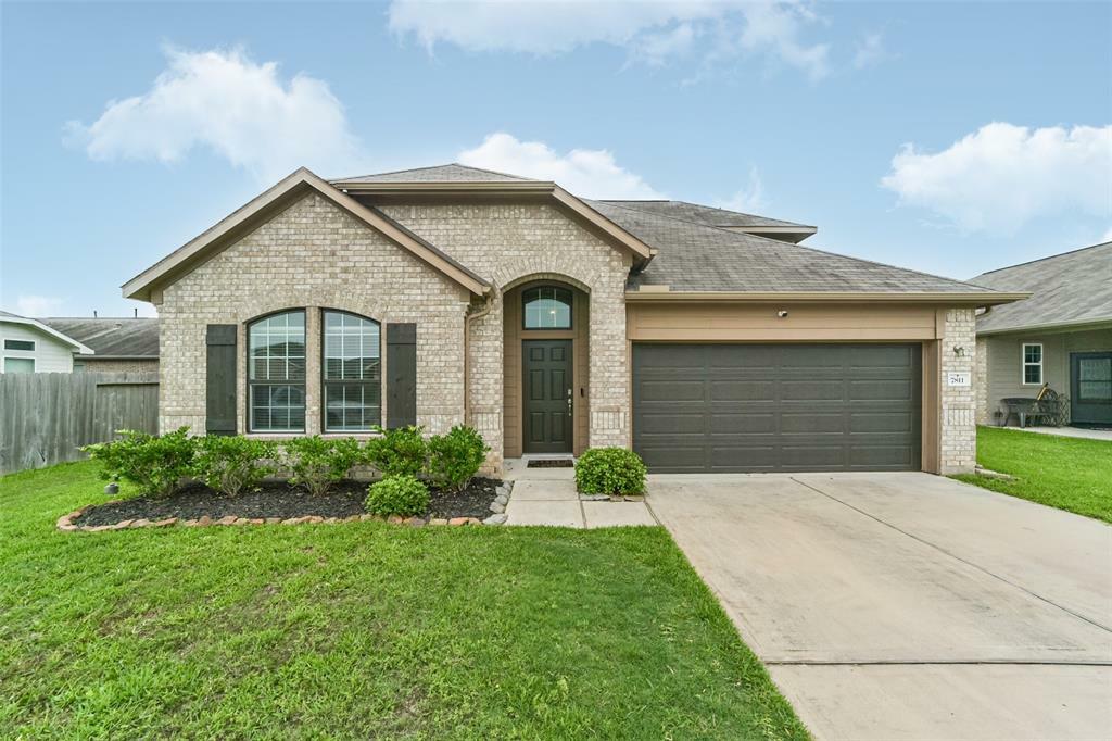 Property Photo:  7811 Amber Court  TX 77591 