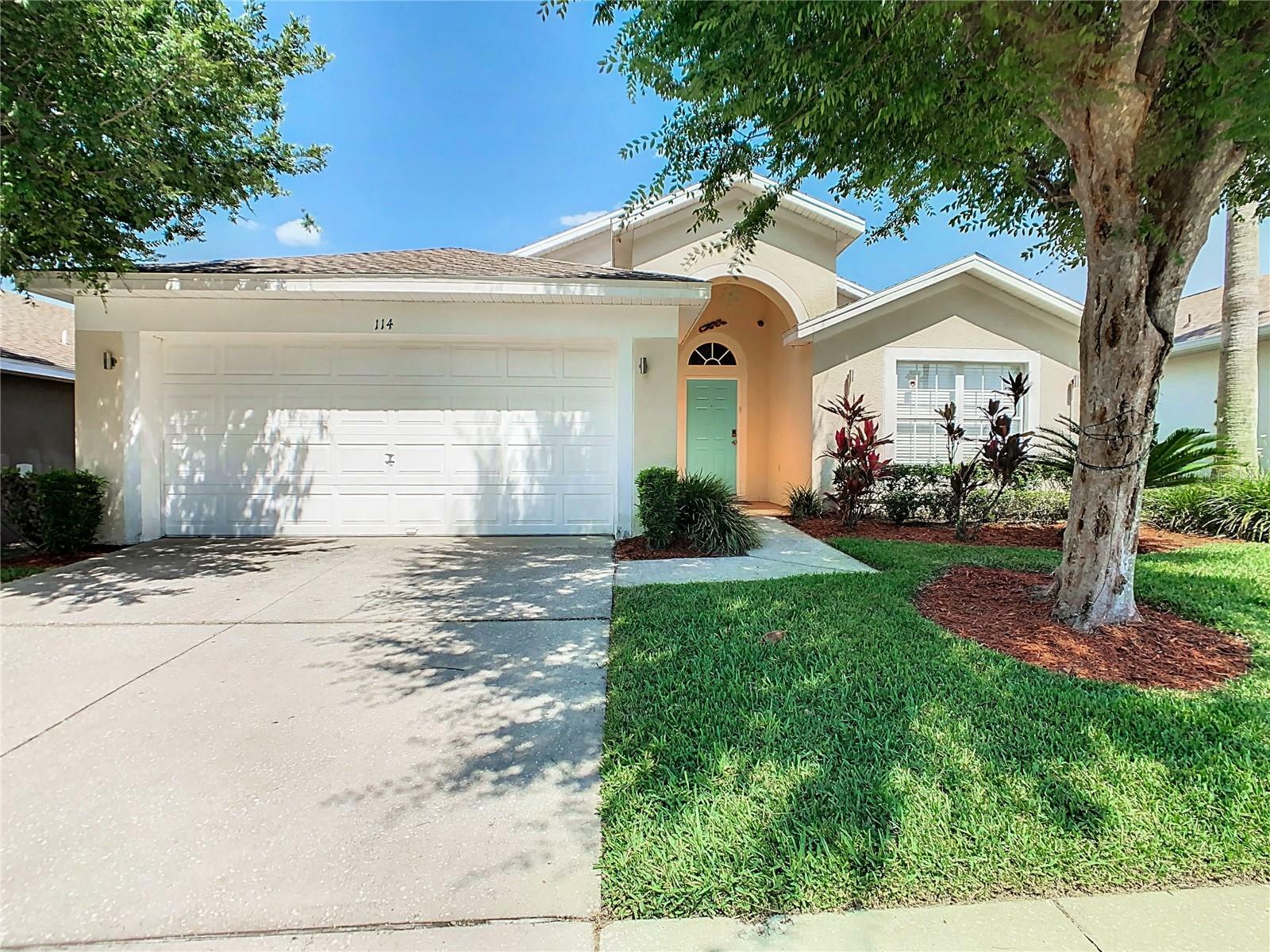 Property Photo:  114 Castlemain Circle  FL 33897 