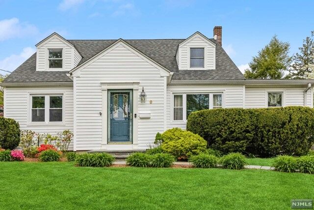 Property Photo:  9 Pleasant Avenue  NJ 07670 