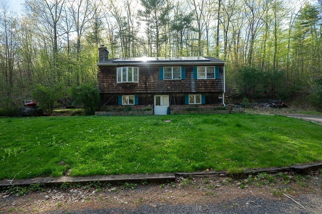 Property Photo:  172 N Brookfield Rd  MA 01068 