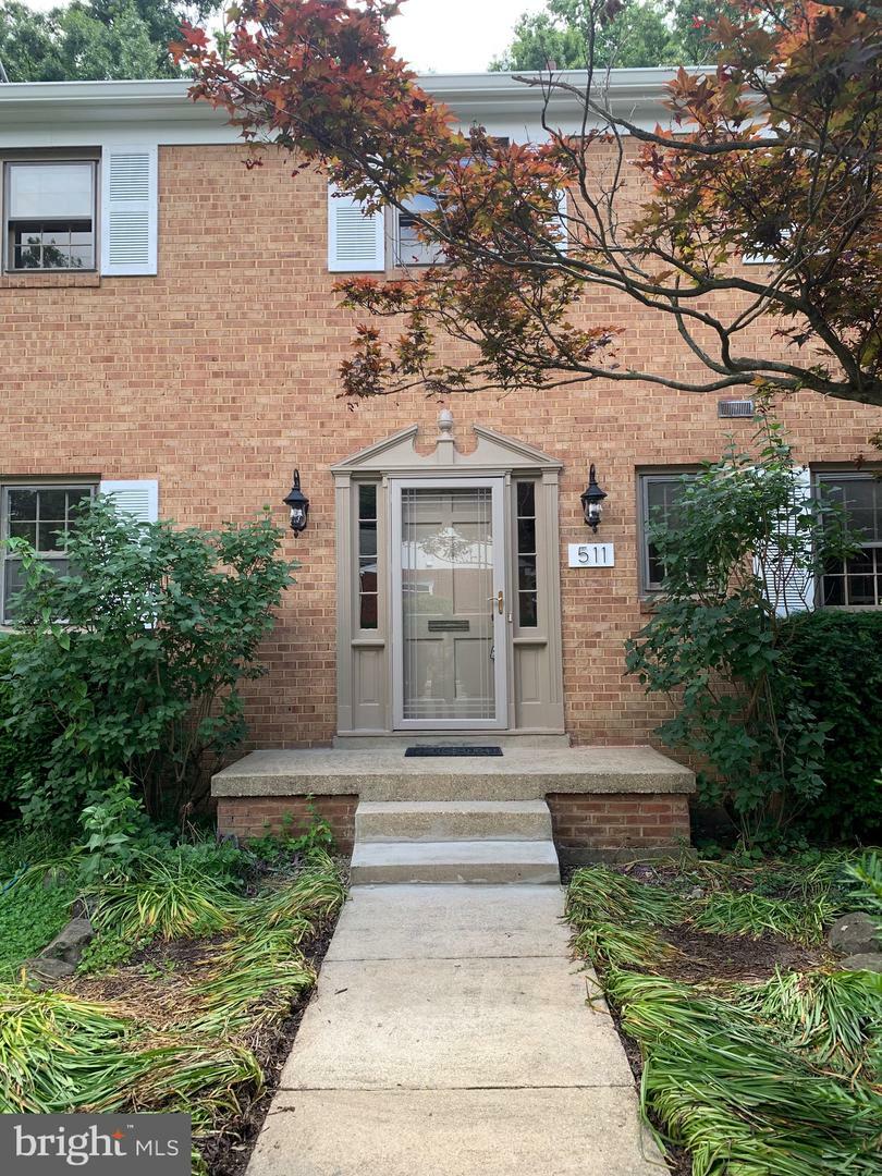 Property Photo: 511 N Manchester Street VA 22203
