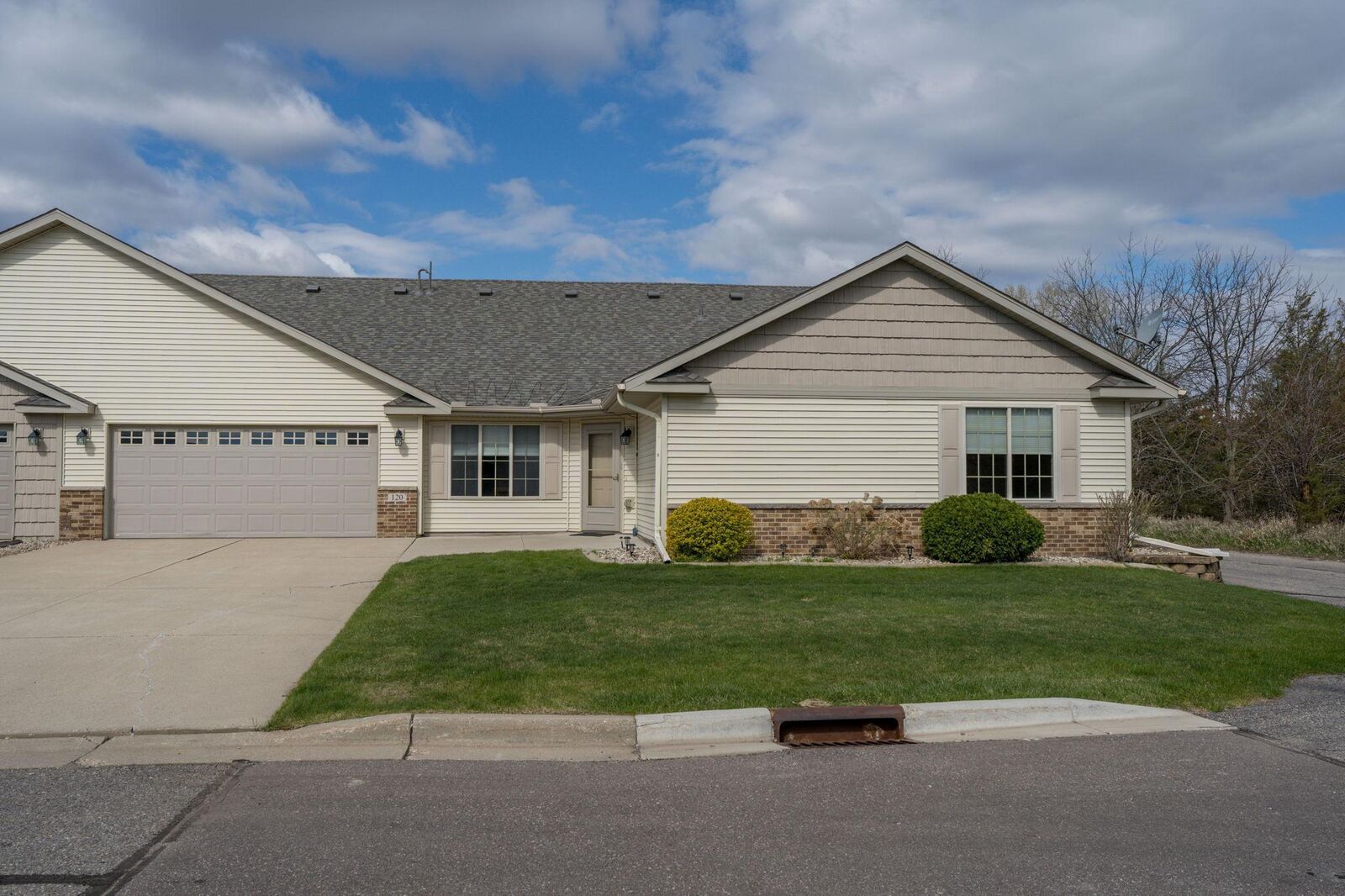 Property Photo:  120 Palmer Path  MN 56001 