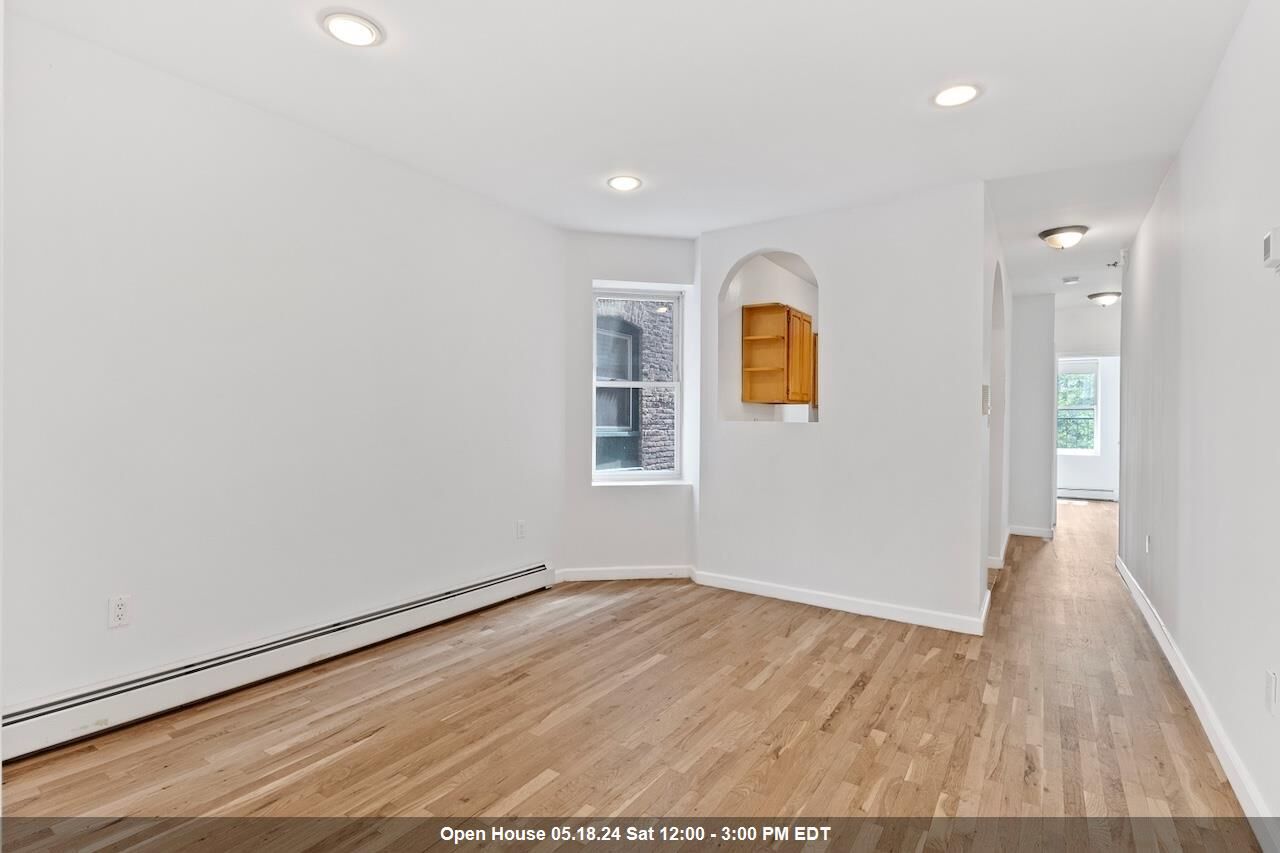 Property Photo:  59 St Pauls Ave 3L  NJ 07306 