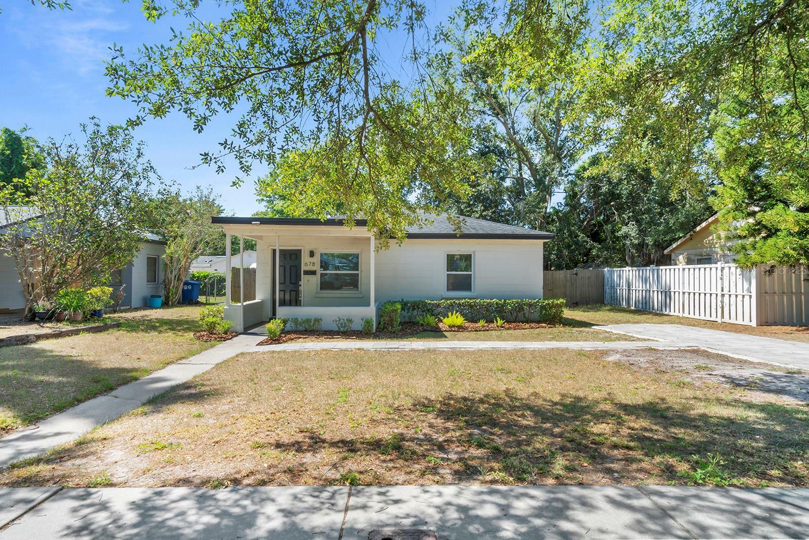 Property Photo:  678 W Webster Avenue  FL 32789 