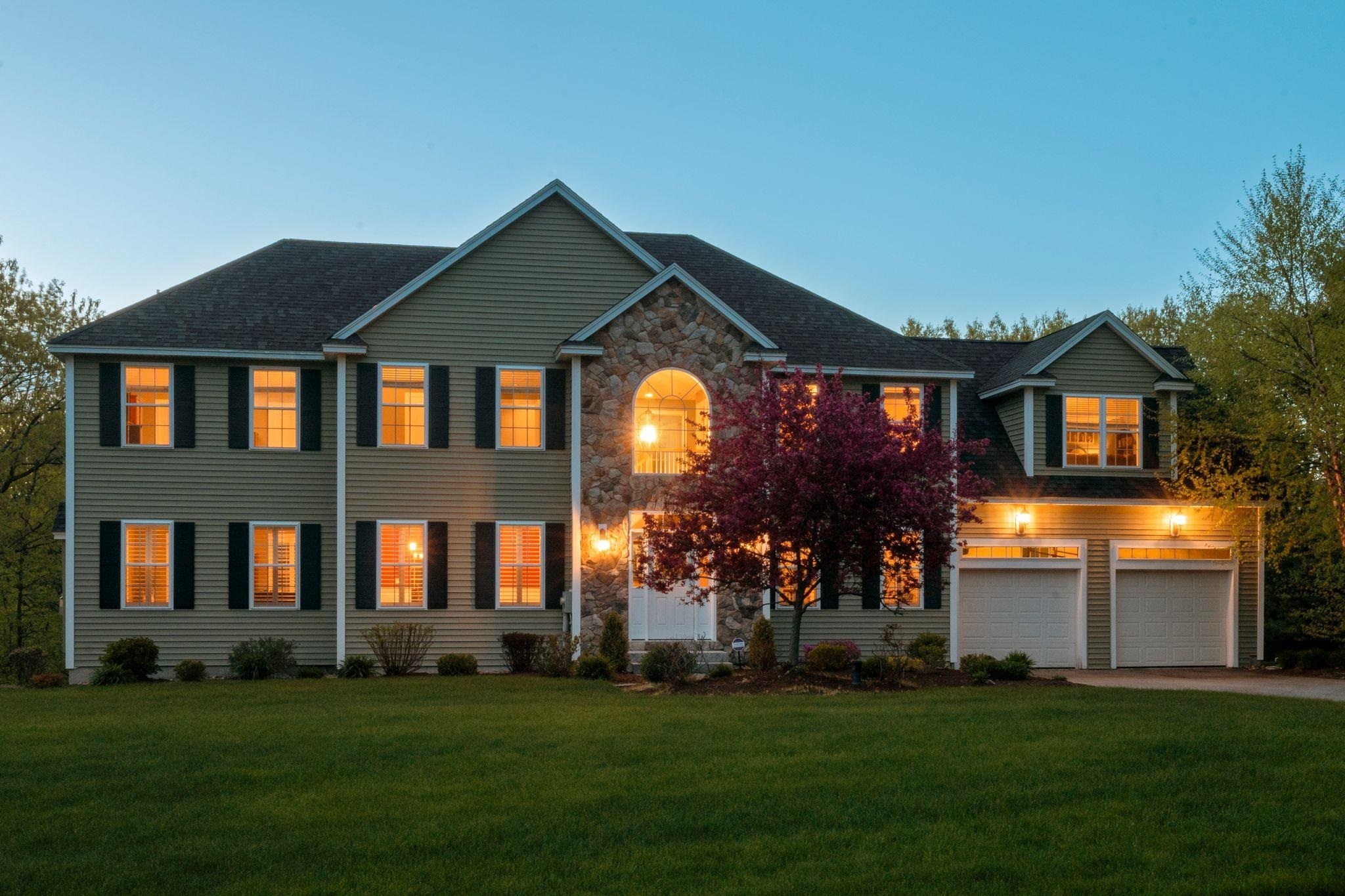 Property Photo:  62 Ryan Farm Road  NH 03087 