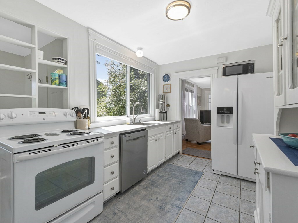 Property Photo:  74 Circle Drive  MA 02451 