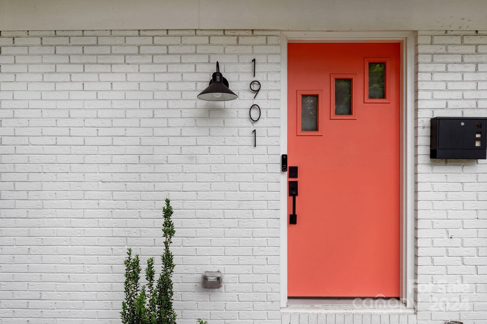 Property Photo: 1901 Herrin Avenue NC 28205