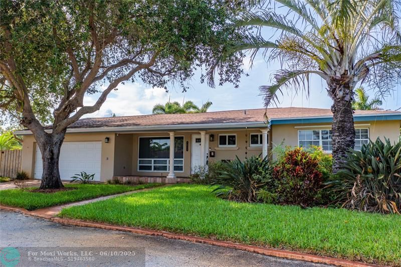 Property Photo:  1825 NE 27th Dr  FL 33306 