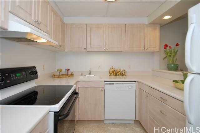 311 Ohua Avenue 504D  Honolulu HI 96815 photo