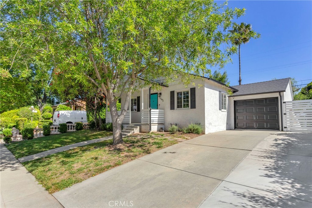 Property Photo:  17542 Miranda Street  CA 91316 