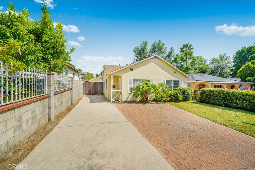 Property Photo:  13166 Aztec Street  CA 91342 