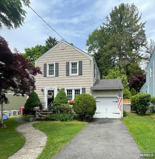 Property Photo:  96 Kenwood Road  NJ 07661 