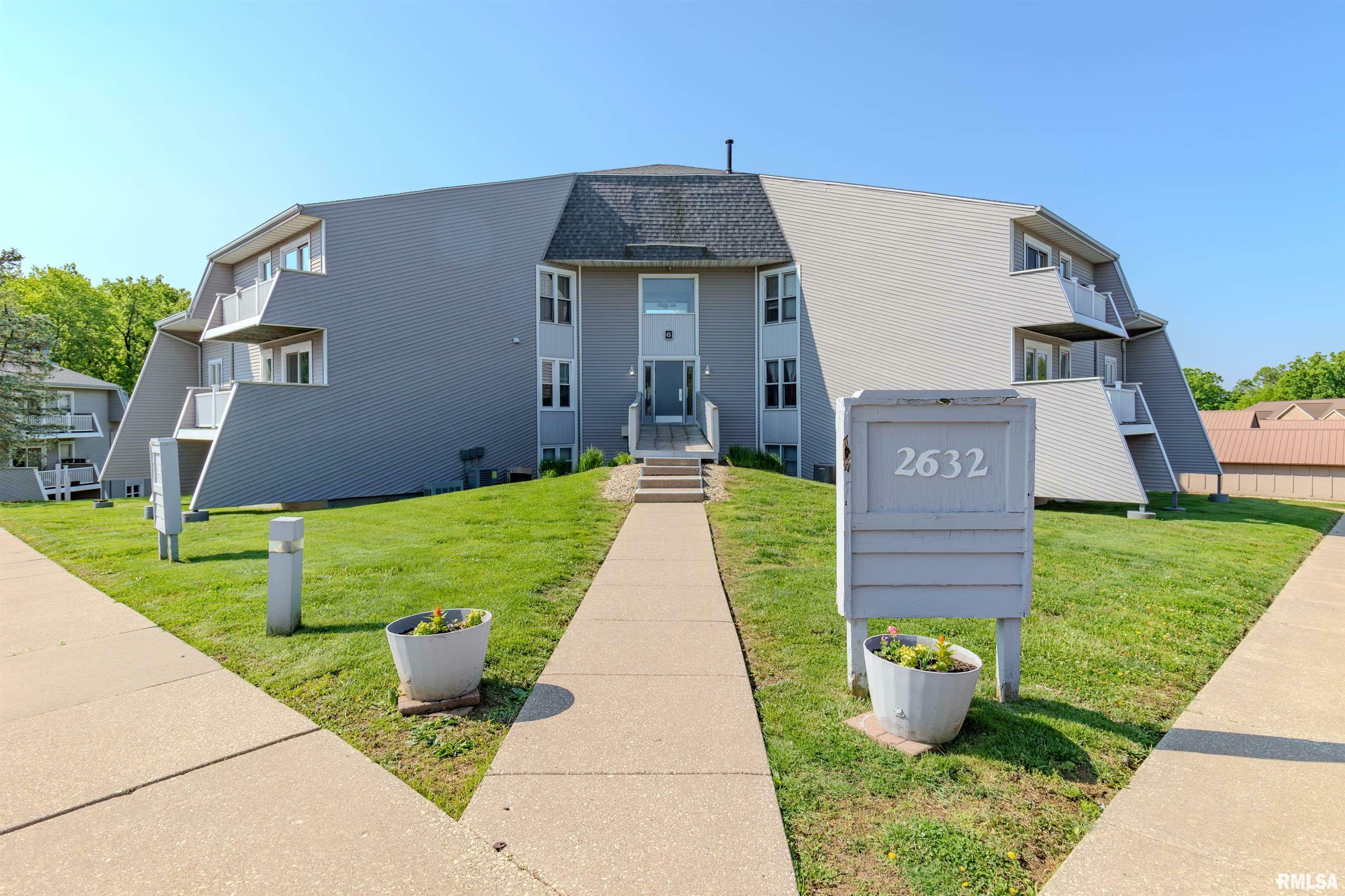 Property Photo:  2632 W Willowlake Drive 621  IL 61614 