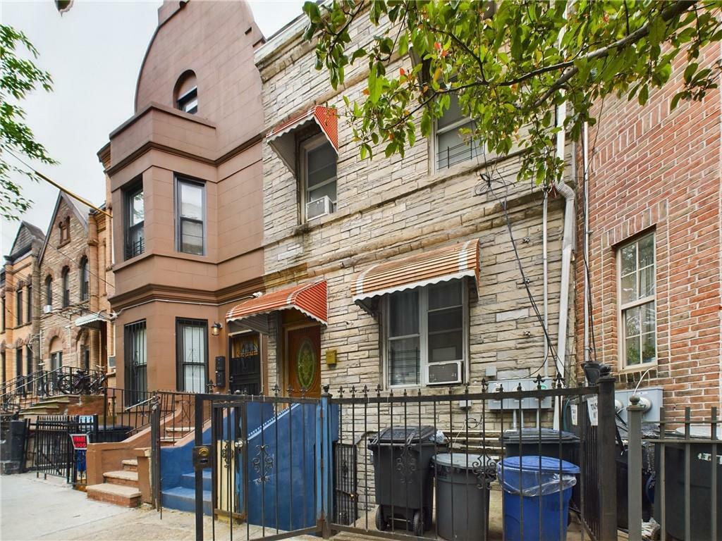 Property Photo:  680 Union Avenue  NY 10455 