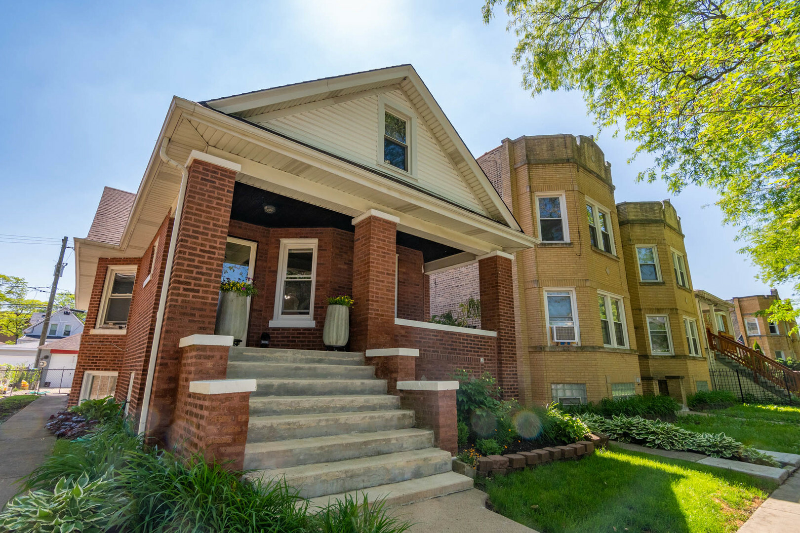 Property Photo:  4645 N Avers Avenue  IL 60625 