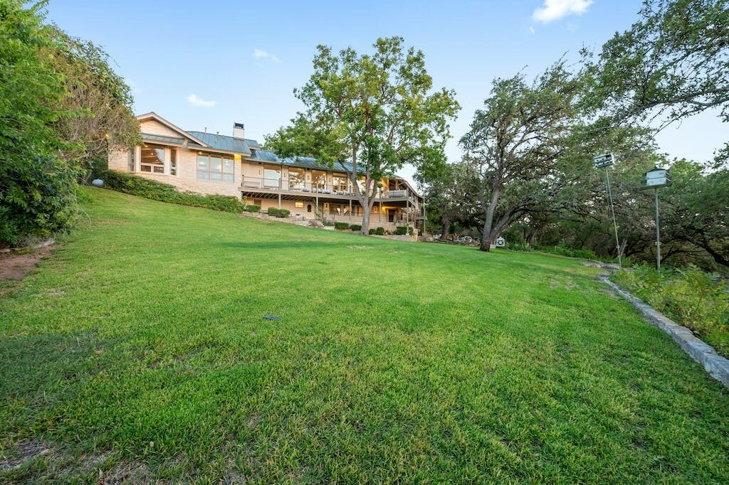 Property Photo:  16421 Lake Loop  TX 78734 