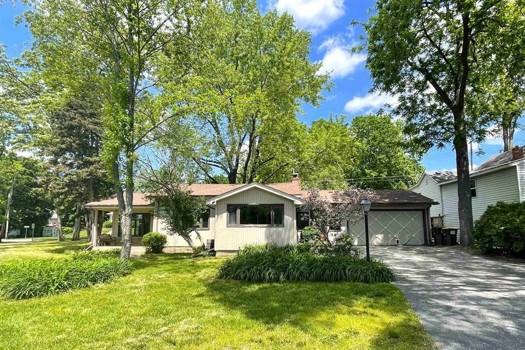 Property Photo: 423 Race Street IL 61072