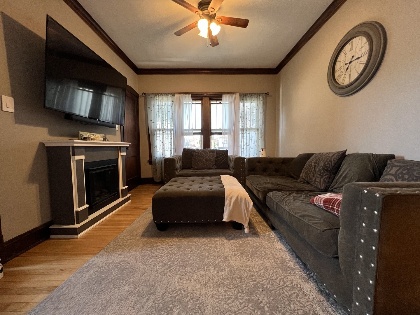 Property Photo:  6326 W Berenice Avenue  IL 60634 