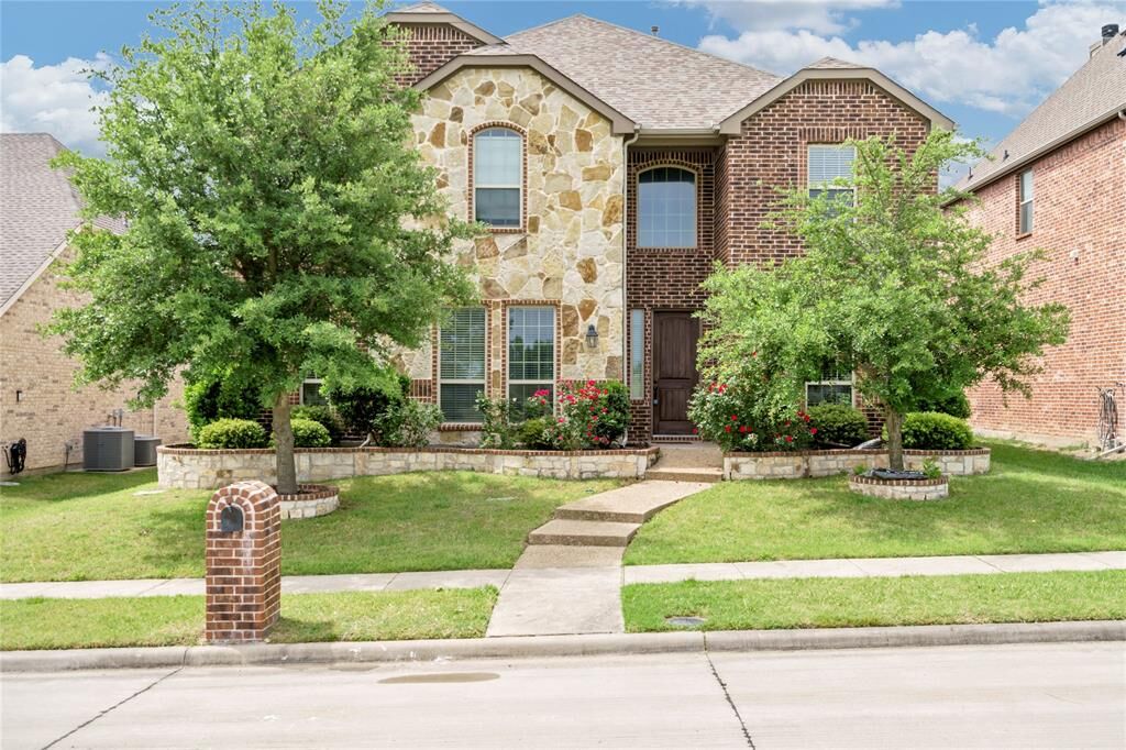 Property Photo: 3612 Bright Star Way TX 75074