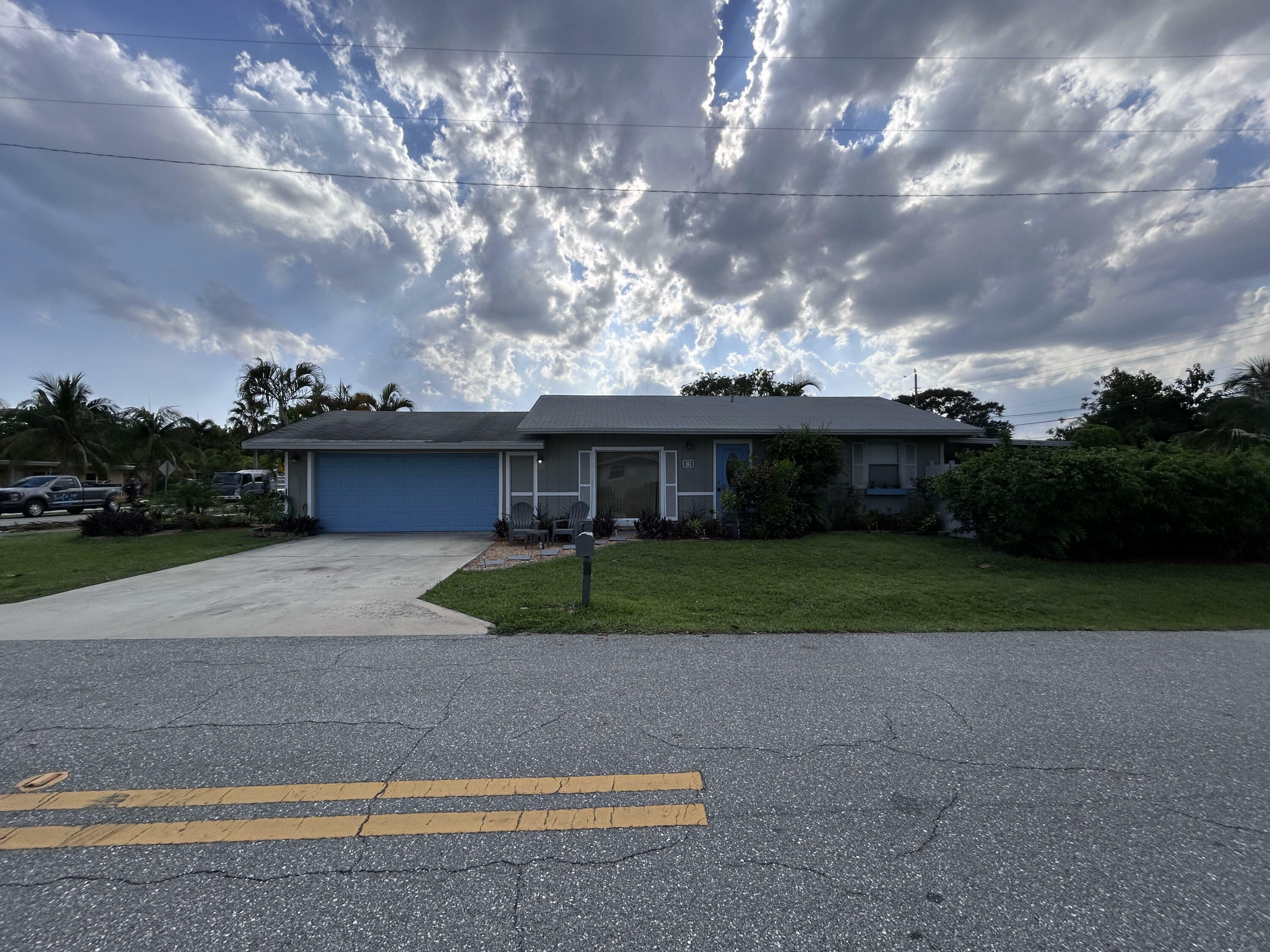 Property Photo:  119 SW 1st Street  FL 33435 