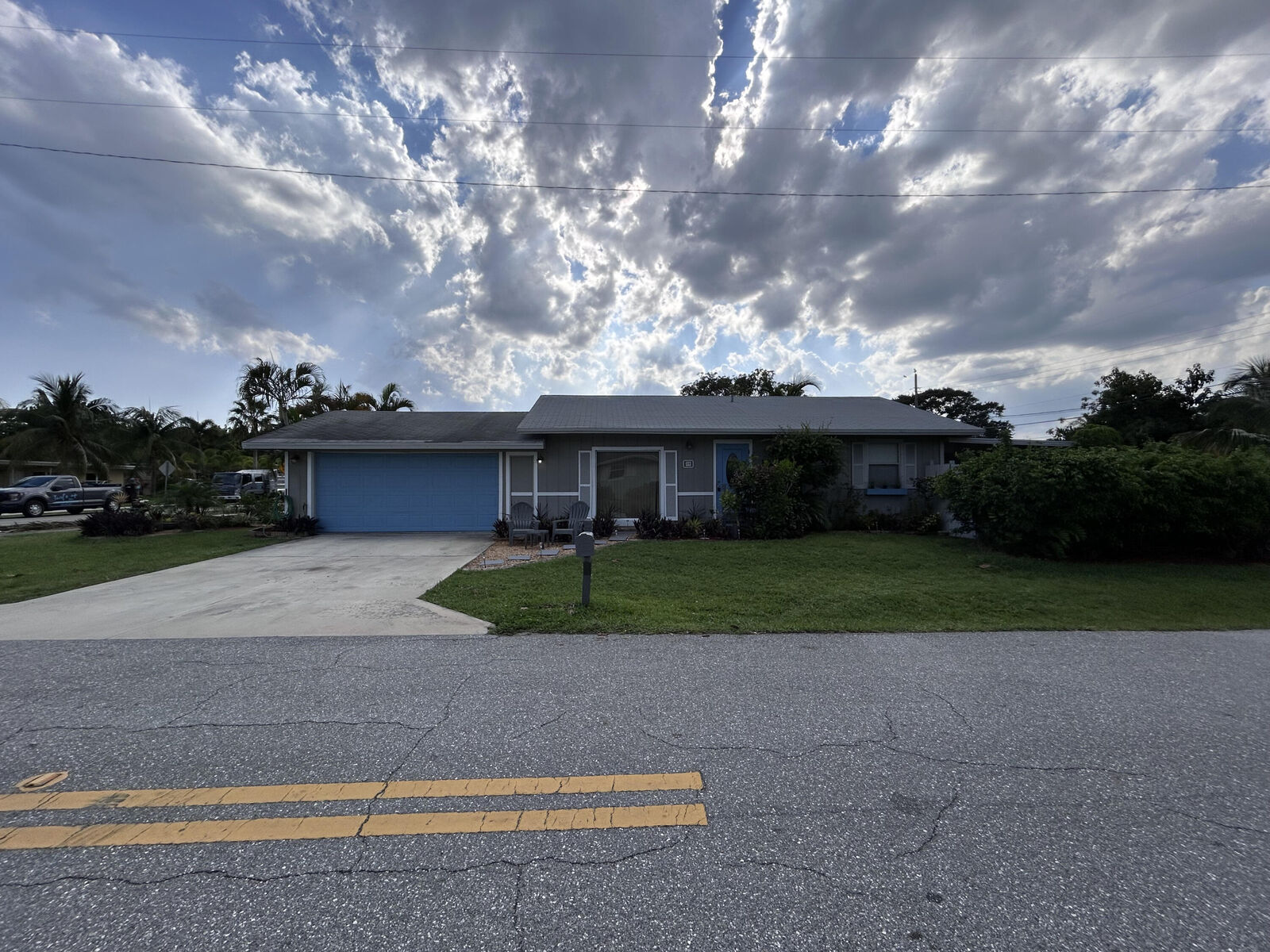 Property Photo: 119 SW 1st Street FL 33435