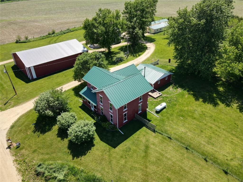 Property Photo: 2005 220th Avenue IA 52253