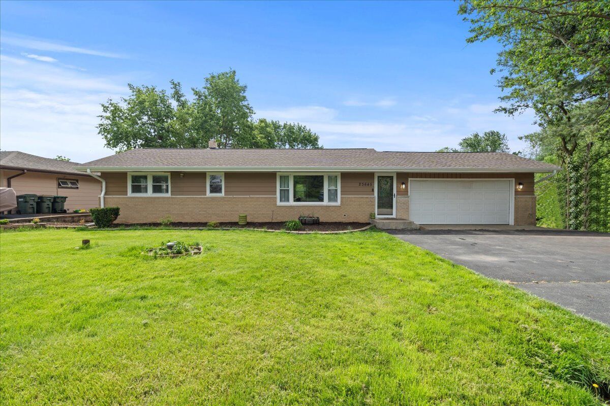 Property Photo:  23645 W Devon Drive  IL 60410 