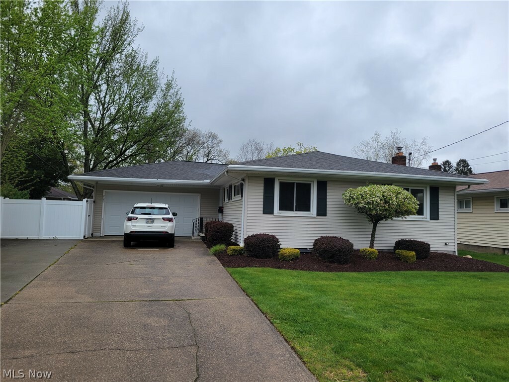 Property Photo: 720 Plainfield Road OH 44312