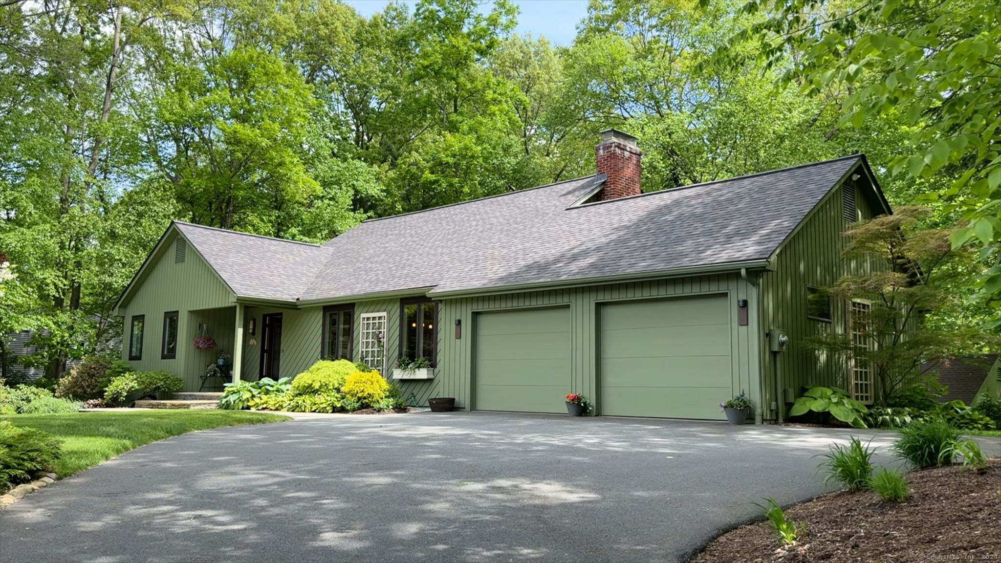 Property Photo: 463 Chimneysweep Hill Road CT 06033