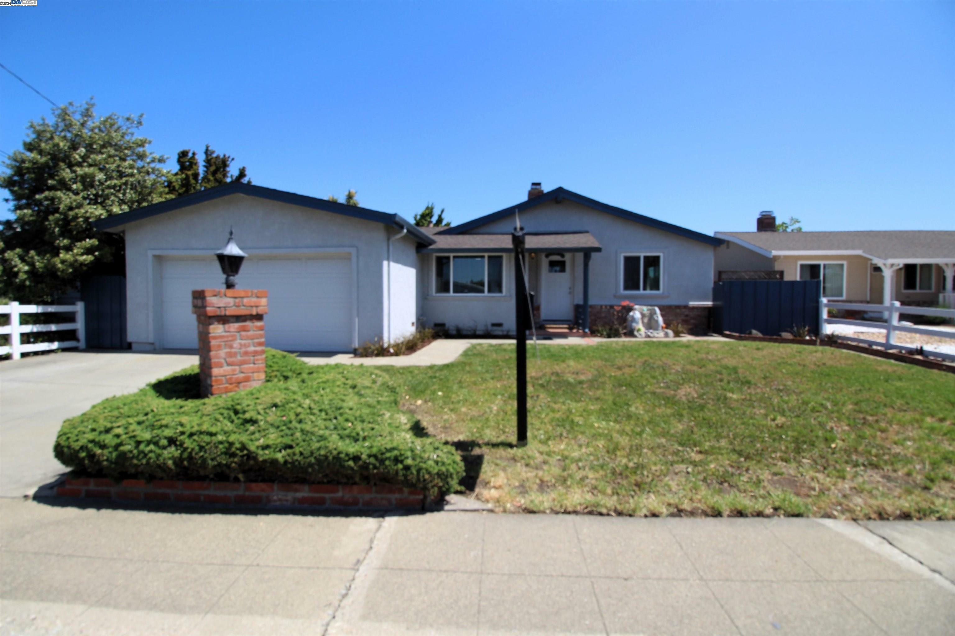 Property Photo:  24788 Calaroga Ave  CA 94545 