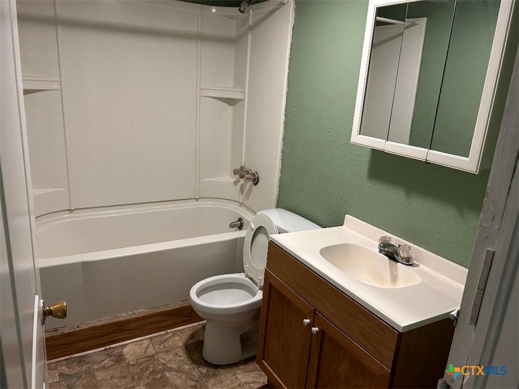Property Photo: 932 Anderson TX 78155