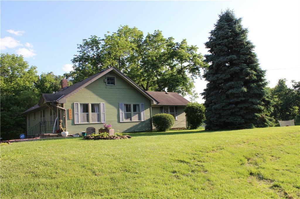 Property Photo:  2720 Gene Field Road  MO 64506 