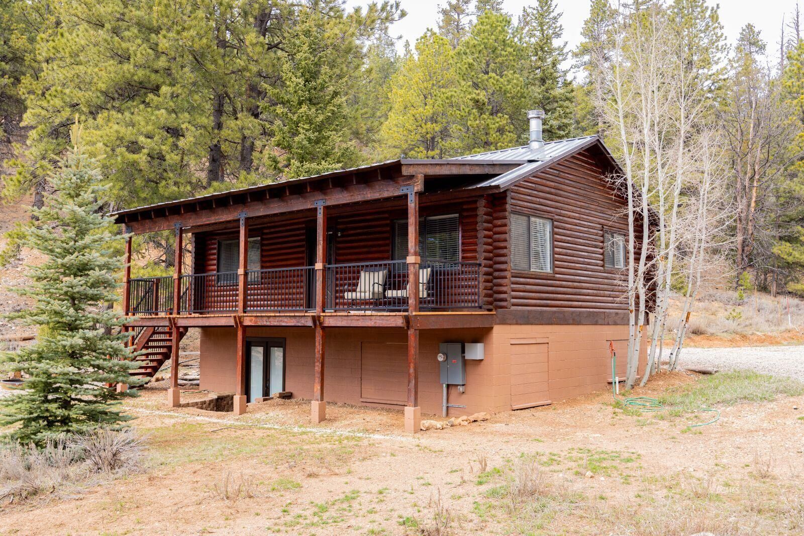 Property Photo: 3215 E Spruce Dr UT 84762