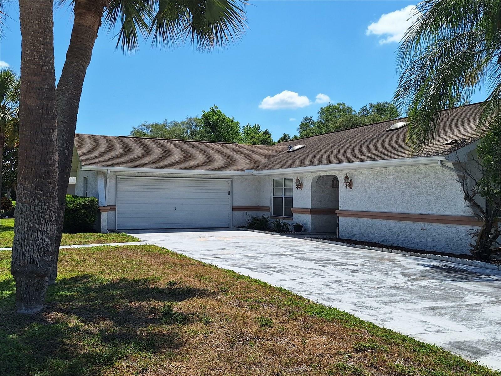 Property Photo:  7922 Sylvan Drive  FL 34667 