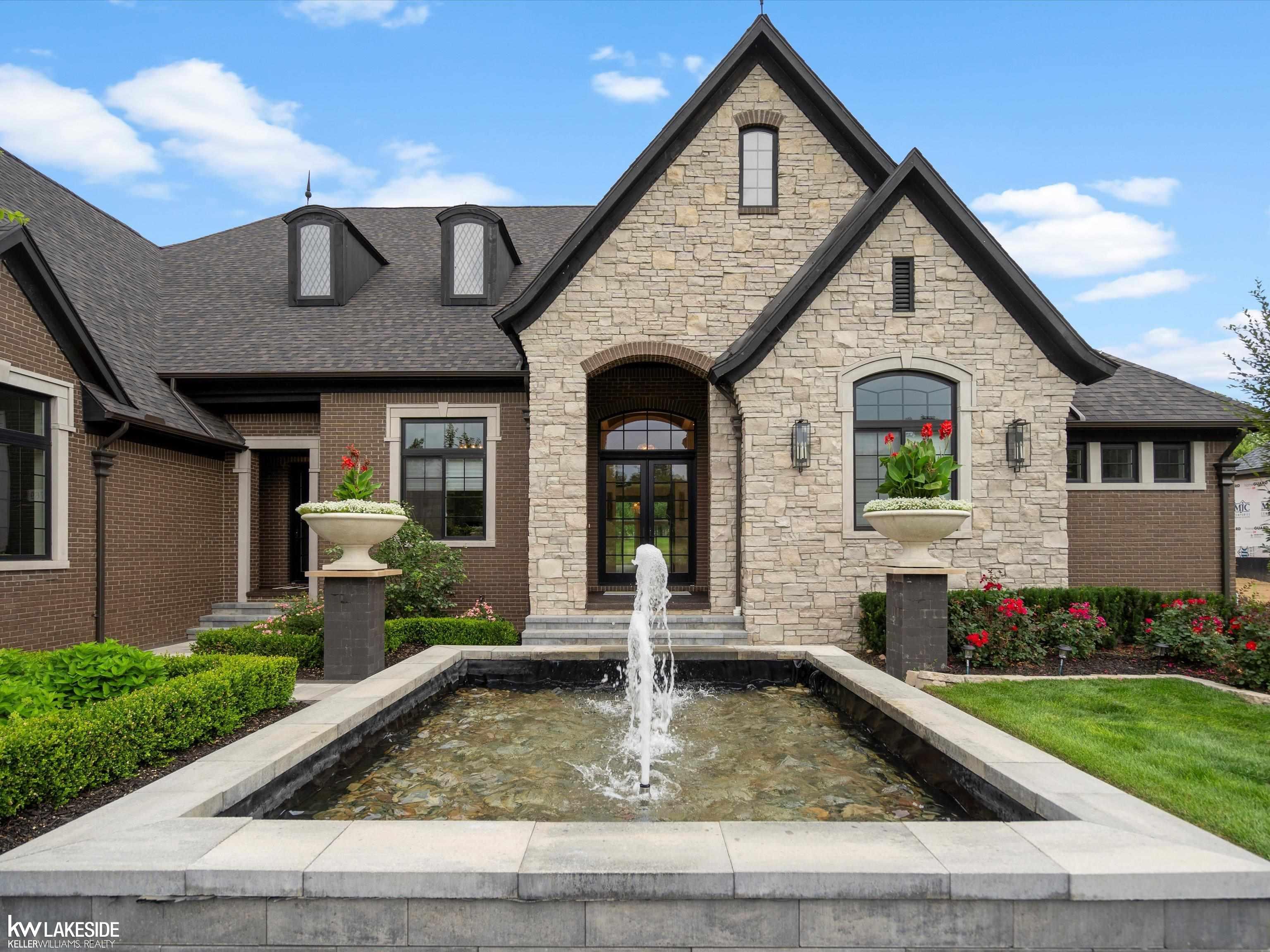 Property Photo: 5769 Cotswold Drive 16 MI 48094
