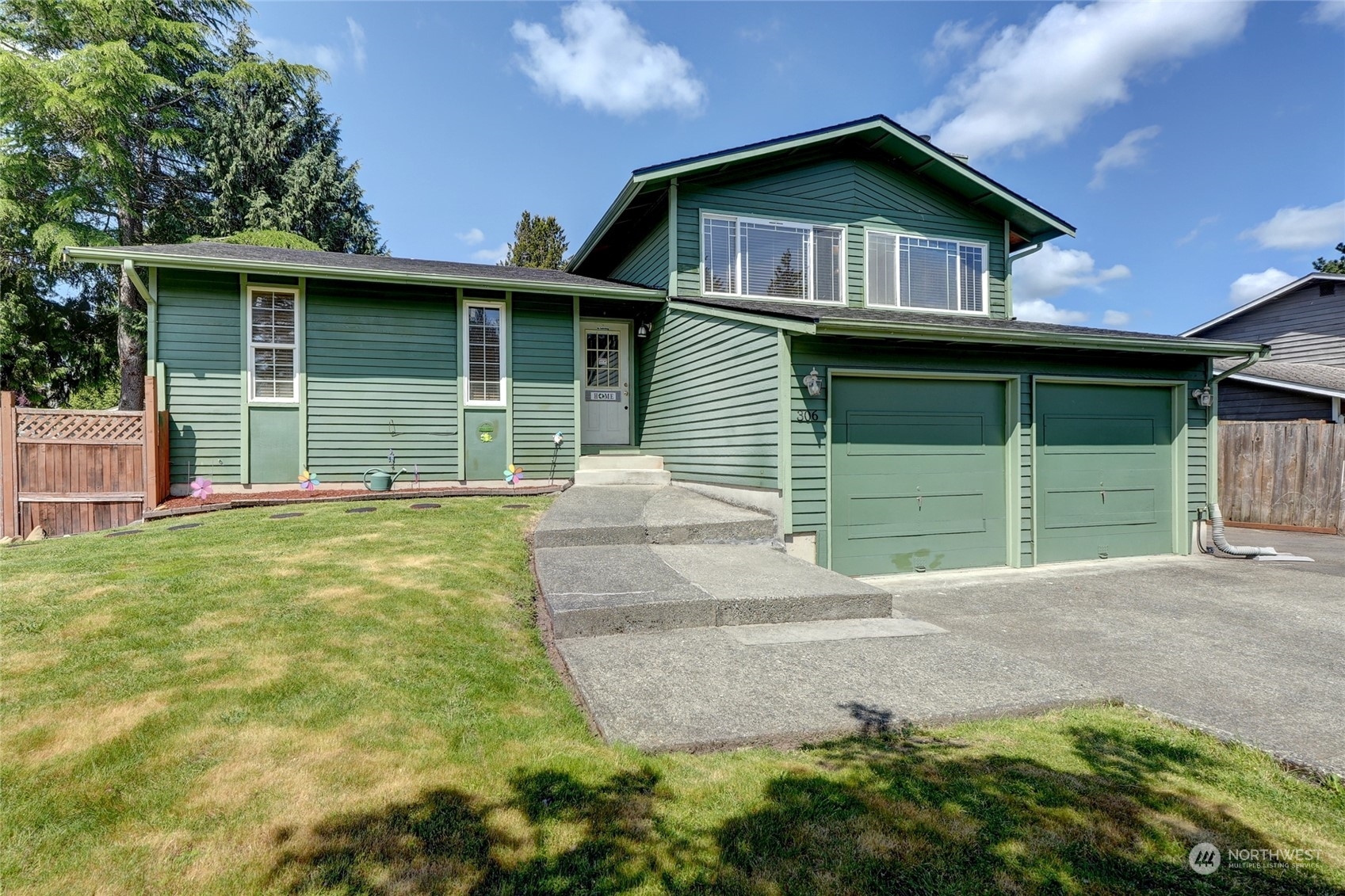 Property Photo: 306 Pacific Avenue S WA 98047