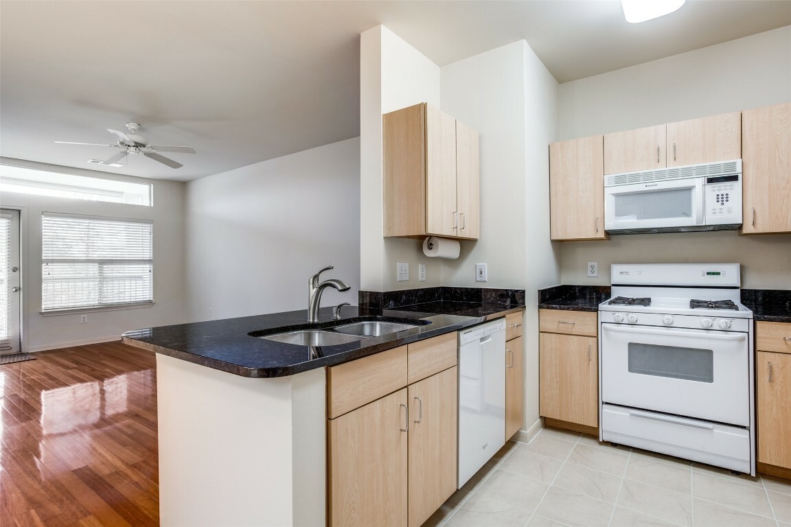 Property Photo:  2209 Hancock Drive 25  TX 78756 