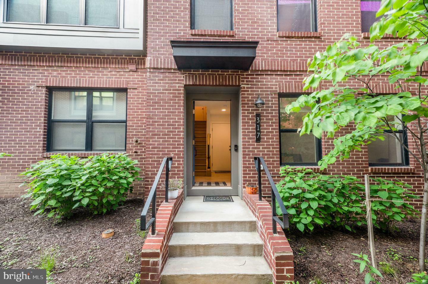 Property Photo:  317 Riggs Park Place NE  DC 20011 