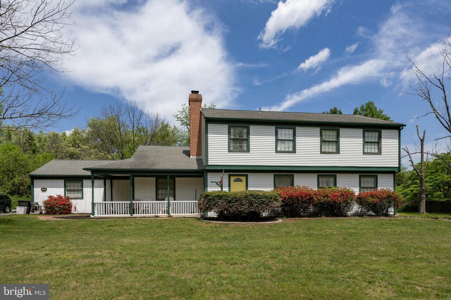 Property Photo:  813 Happy Creek Lane  PA 19380 