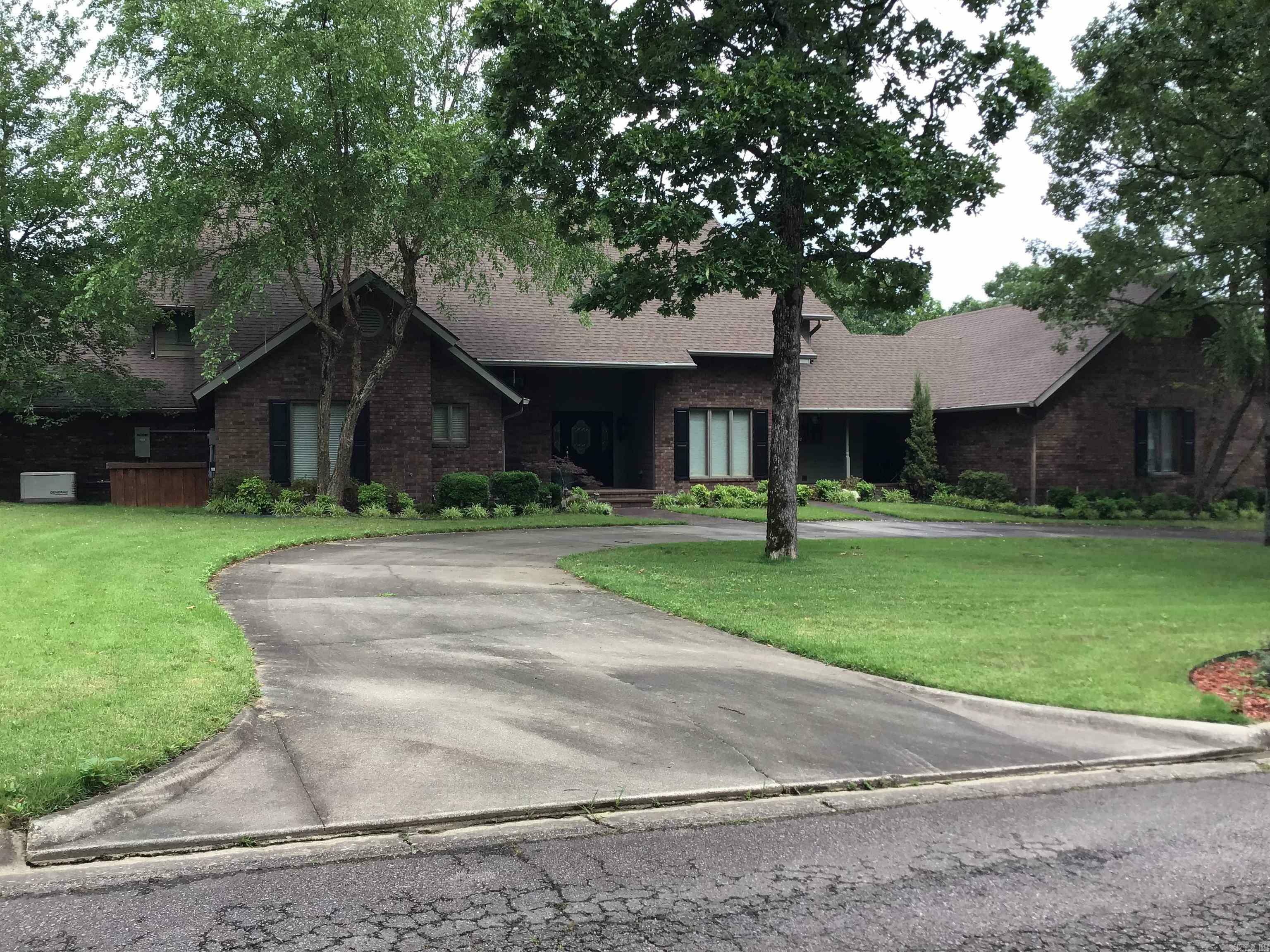 Property Photo:  1015 Redbud Drive  AR 71953-9999 