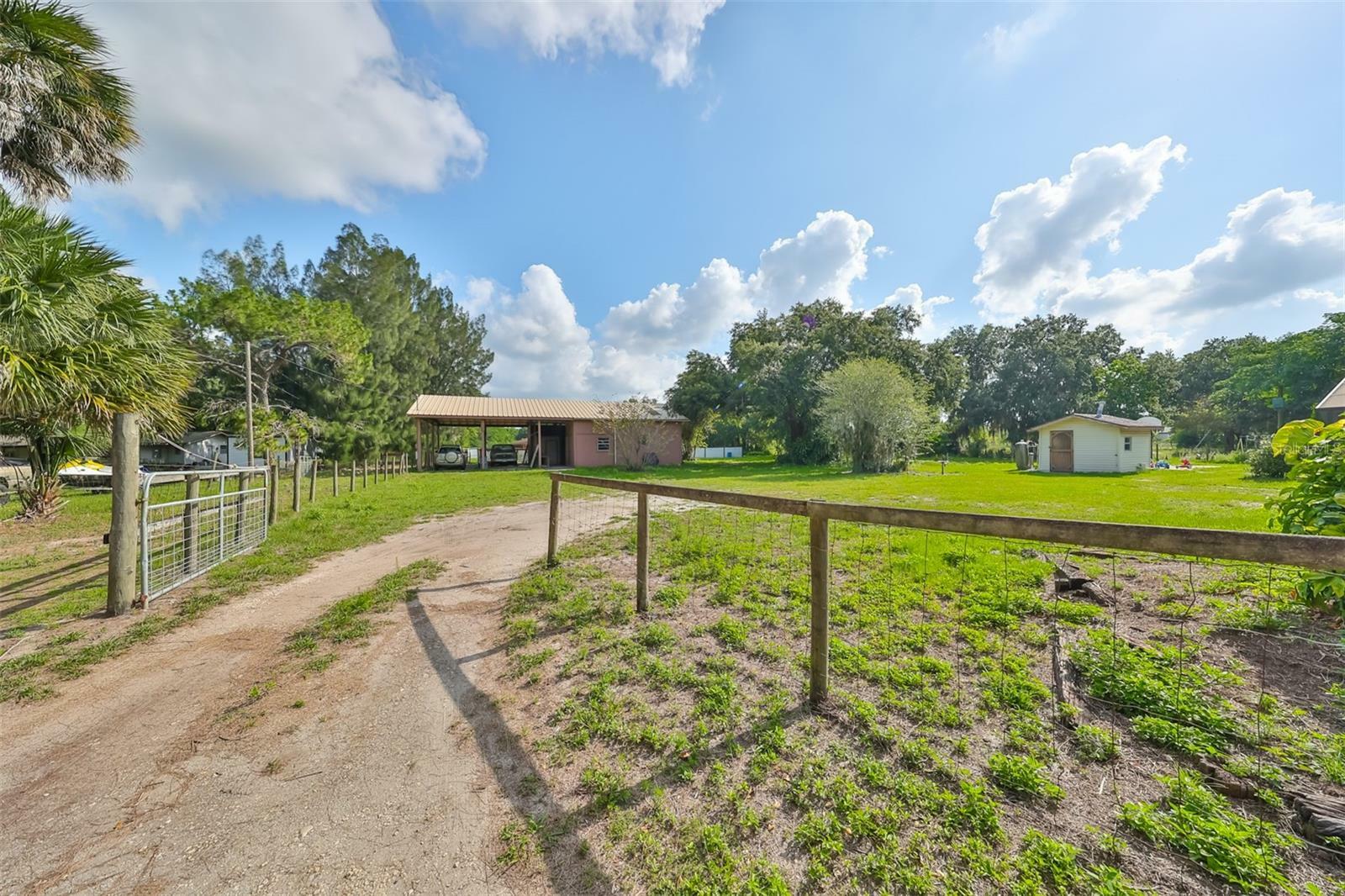 Property Photo: 12922 672 Highway FL 33579