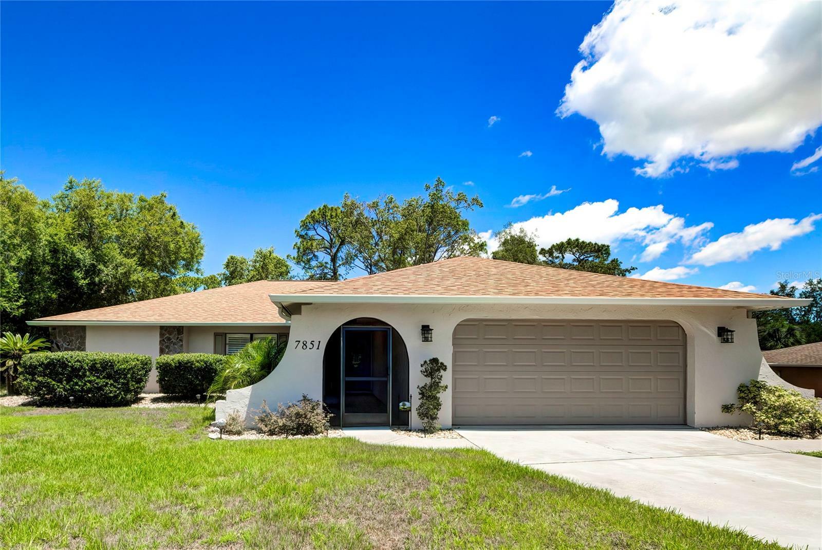 Property Photo:  7851 Floral Drive  FL 34607 