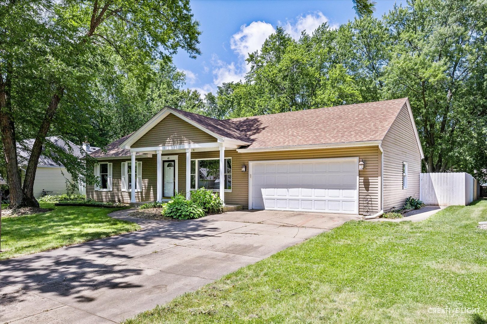 Property Photo:  40 Sherwick Road  IL 60543 